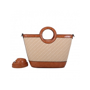 INES DELAURE 1683428<br>Camel